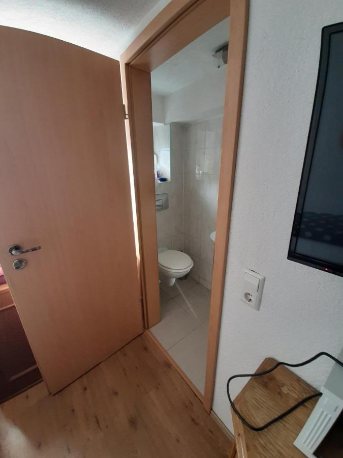 Biberach-Riss-Zimmer-Frei, Einzel-Zimmer Bad Kueche Birkenhard Exterior foto